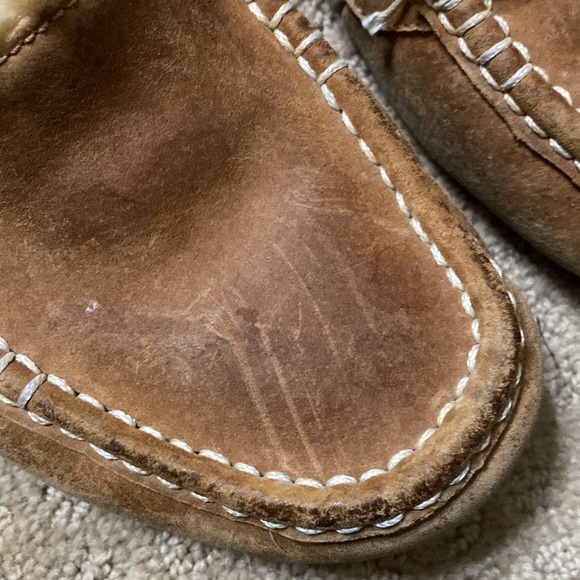 UGG Australia slippers sheep skin lining. Used No stains inside - Picture 5 of 7